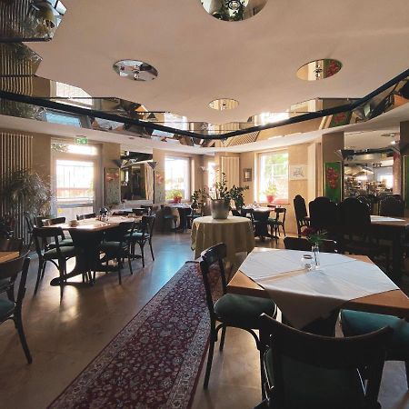 Hotel Zum Gruenen Turm Hohen Neuendorf Exteriér fotografie