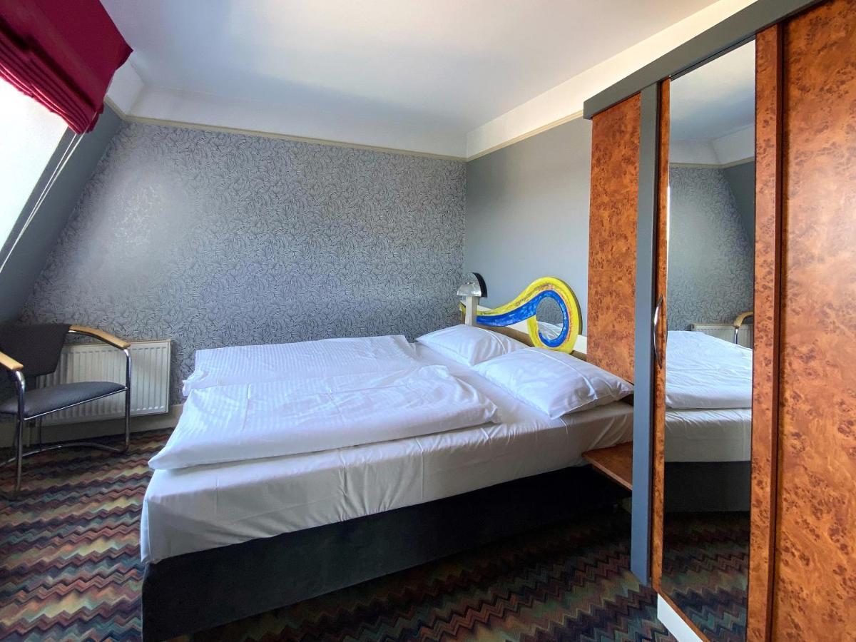 Hotel Zum Gruenen Turm Hohen Neuendorf Exteriér fotografie